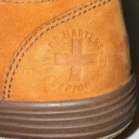 Dr. Martens Amory 7-Eye Lowtop Sneaker Newbuck AirWear Cushion Rubber Sole Sz 8 - Picture 7 of 8